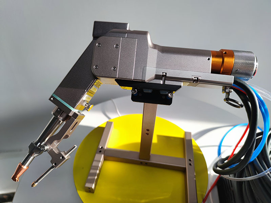 Goede prijs. Handheld dubbelmotor-laser lassen kop voor 2000W laser snijden aluminium staal online