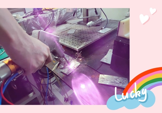 Goede prijs. 3000W glasvezellaser met reflecterend lashoofd compatibel met verschillende glasvezellasers online